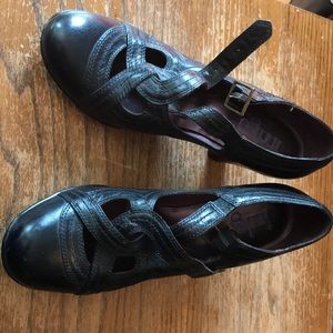 Indigo by Clark’s, like new, Size 9 heels